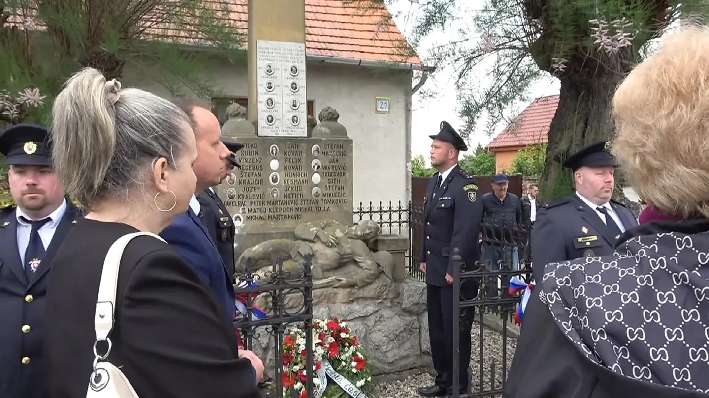 Predstavitelia devínskonovoveskej samosprávy si pripomenuli 80. výročie víťazstva nad fašizmom